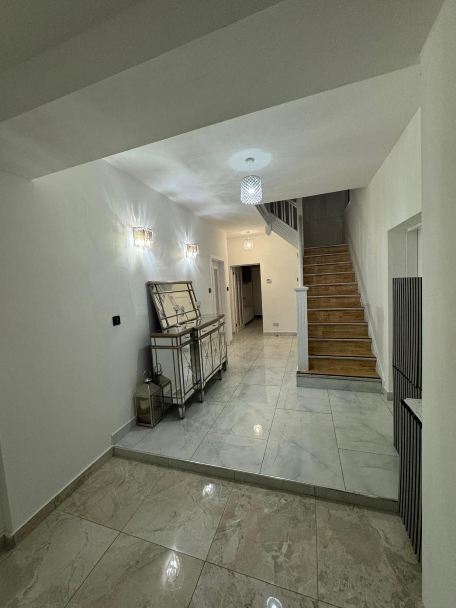 Hospedagem domiciliar Elegant Estates Humble Abode 5 *